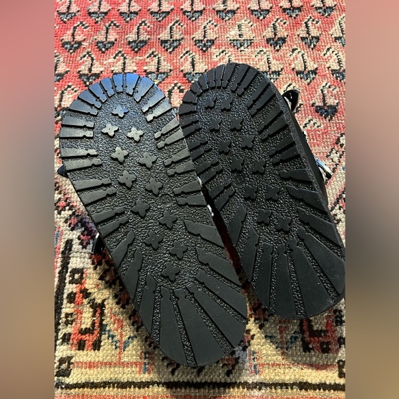 Brand new slides with western style buckles - Picture 3 of 3